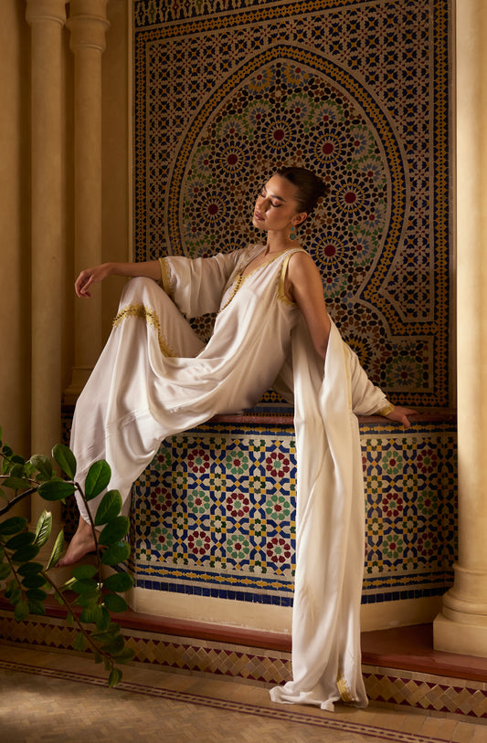 White Moroccan Two-Piece Hooded Caftan in Light Cotton with Gold Embroidery: Perfect for Home Gatherings